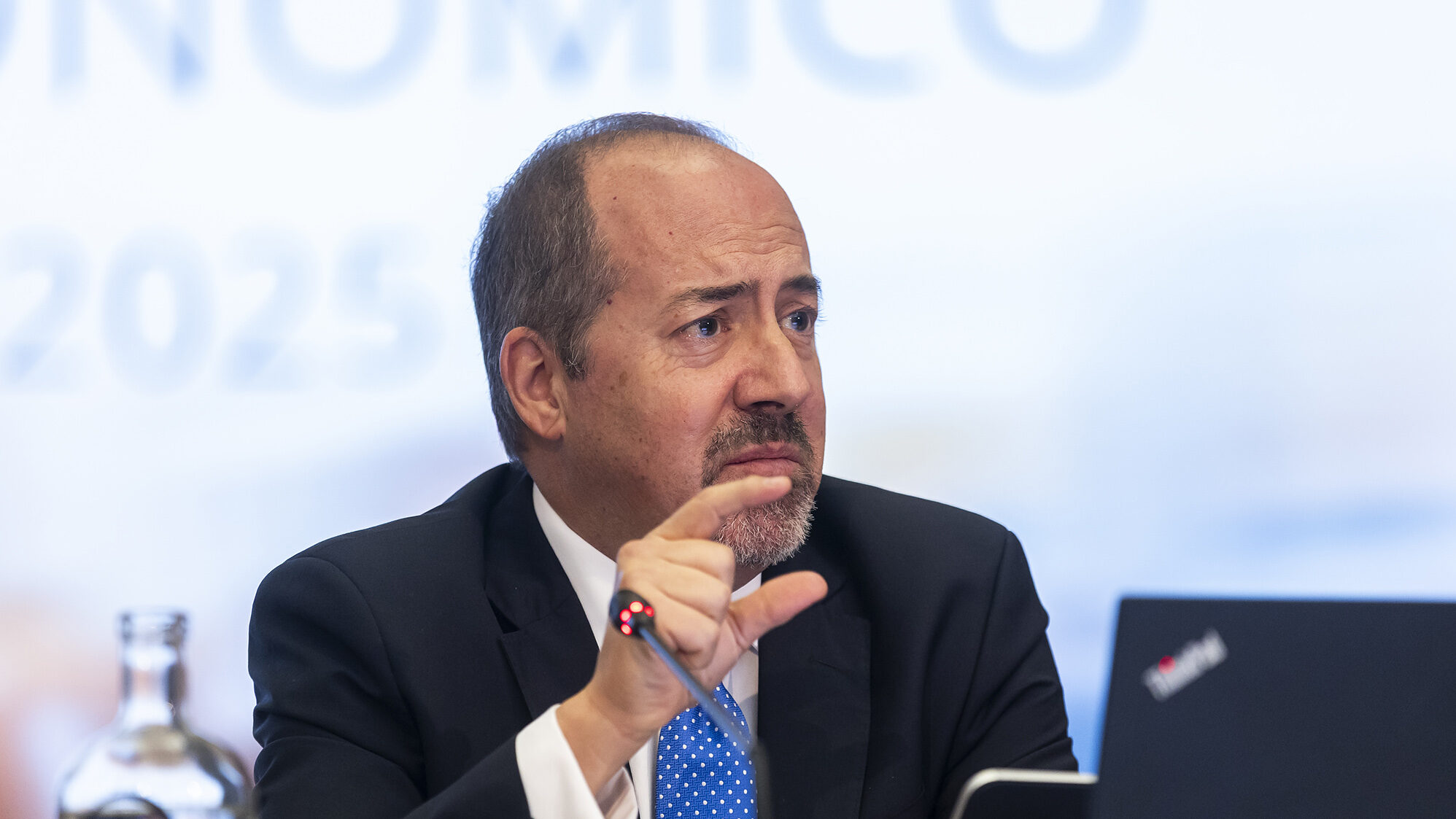 “Temos de manter a cabeça fria” em relação às taxa de juro, diz governador do Banco de Portugal