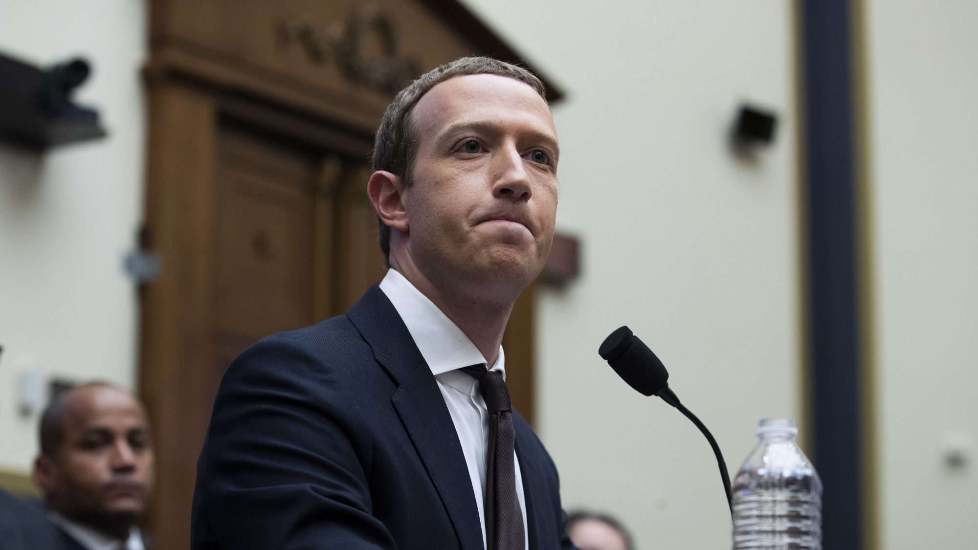 Meta e Youtube condenadas a pagar três milhões de dólares por danos causados a jovem