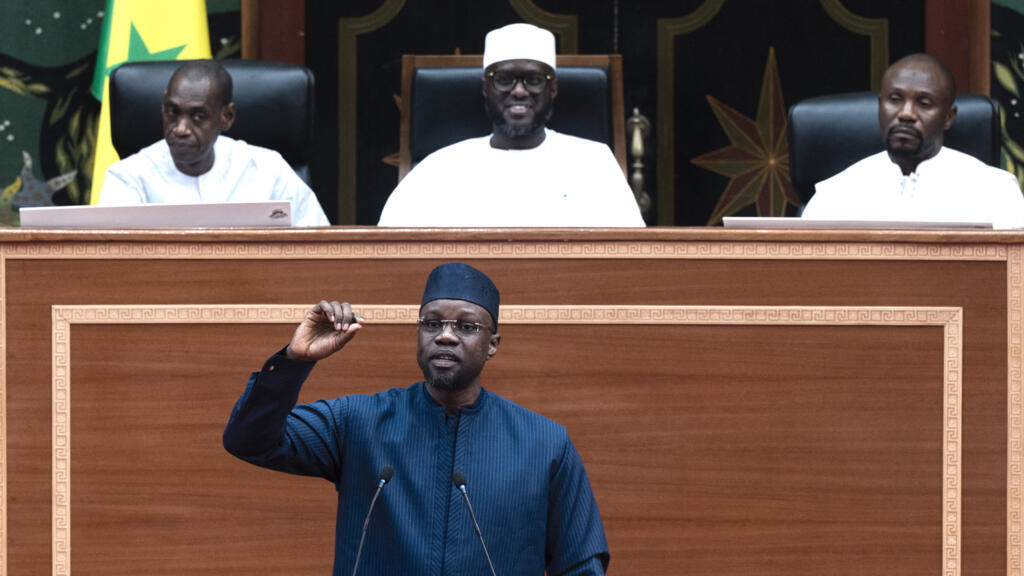 Sénégal: le gouvernement se défend d'avoir contracté un emprunt secret