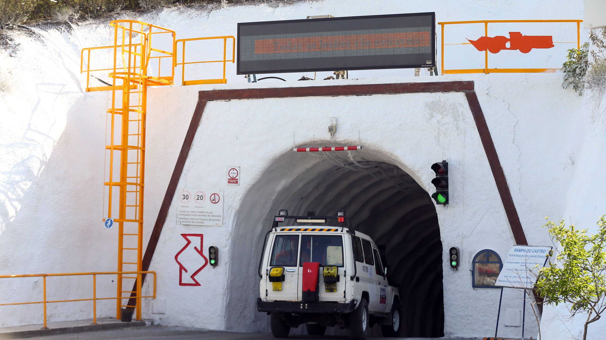 Câmara de Castro Verde vai contestar ação do MP movida contra central solar em Neves-Corvo