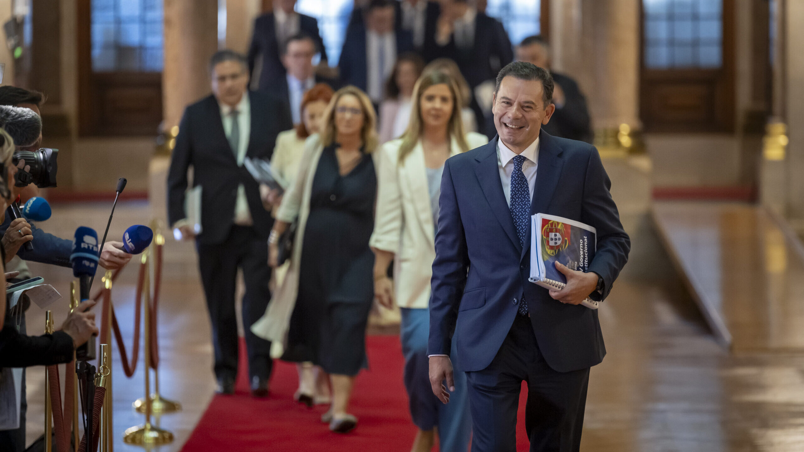 Spinumviva. Montenegro ocultou informação a serviços do Estado de que se socorreu