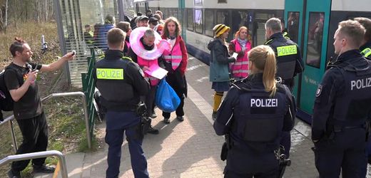 Null-Euro-Ticket-Aktivisten: »Wir kennen die Lösung alle: Kostenlos ÖPNV!« - SPIEGEL TV