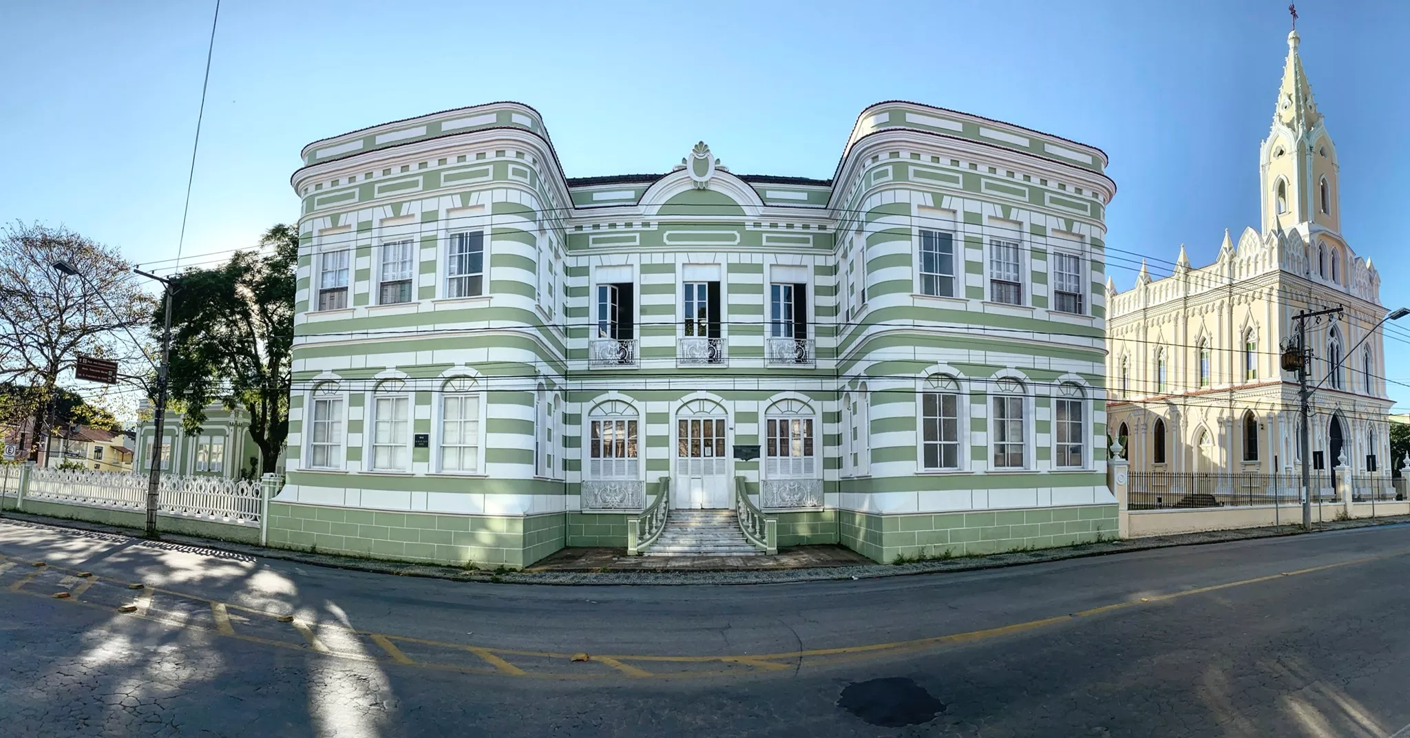 Morador em situação de rua tem 30% do corpo queimado após homem atear fogo nele em MG; ferida, vítima buscou ajuda sozinha