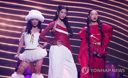 미 '아이하트라디오' 시상식서 케데헌 3관왕…K팝 수상 행진