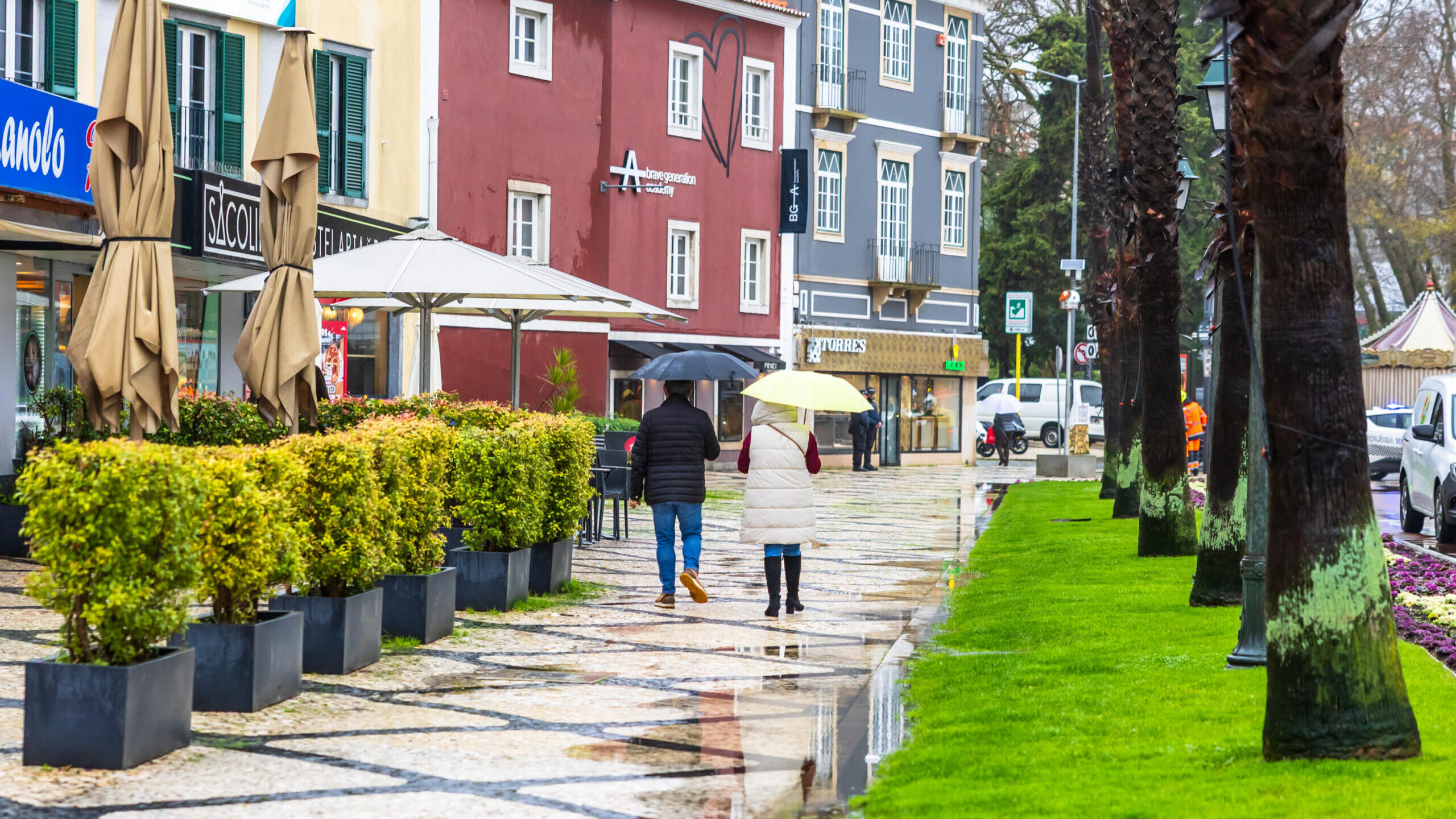 Mau tempo. Cascais apoia comerciantes com 150 mil euros