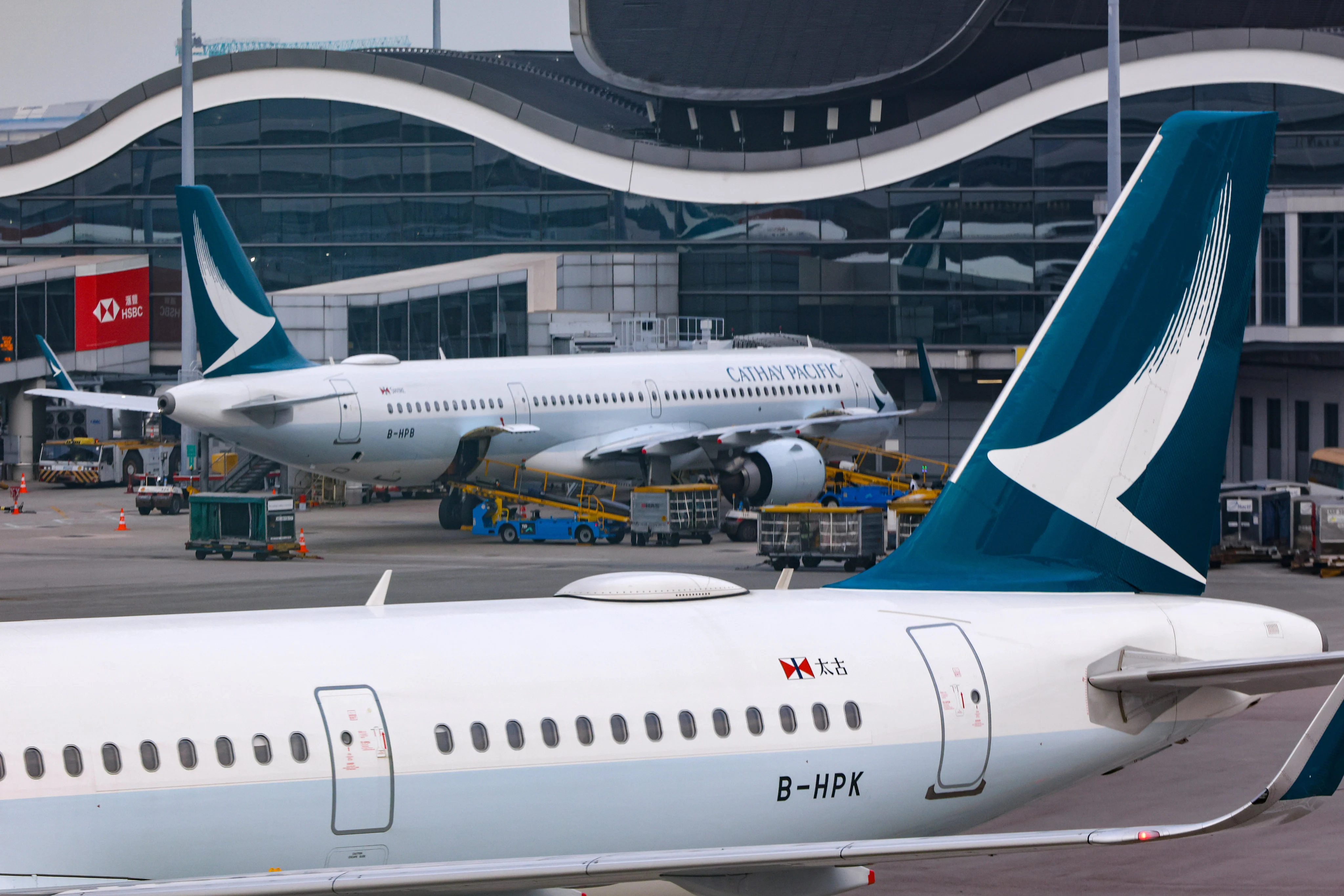 Cathay to increase fuel surcharge for all flights by 34% from April
