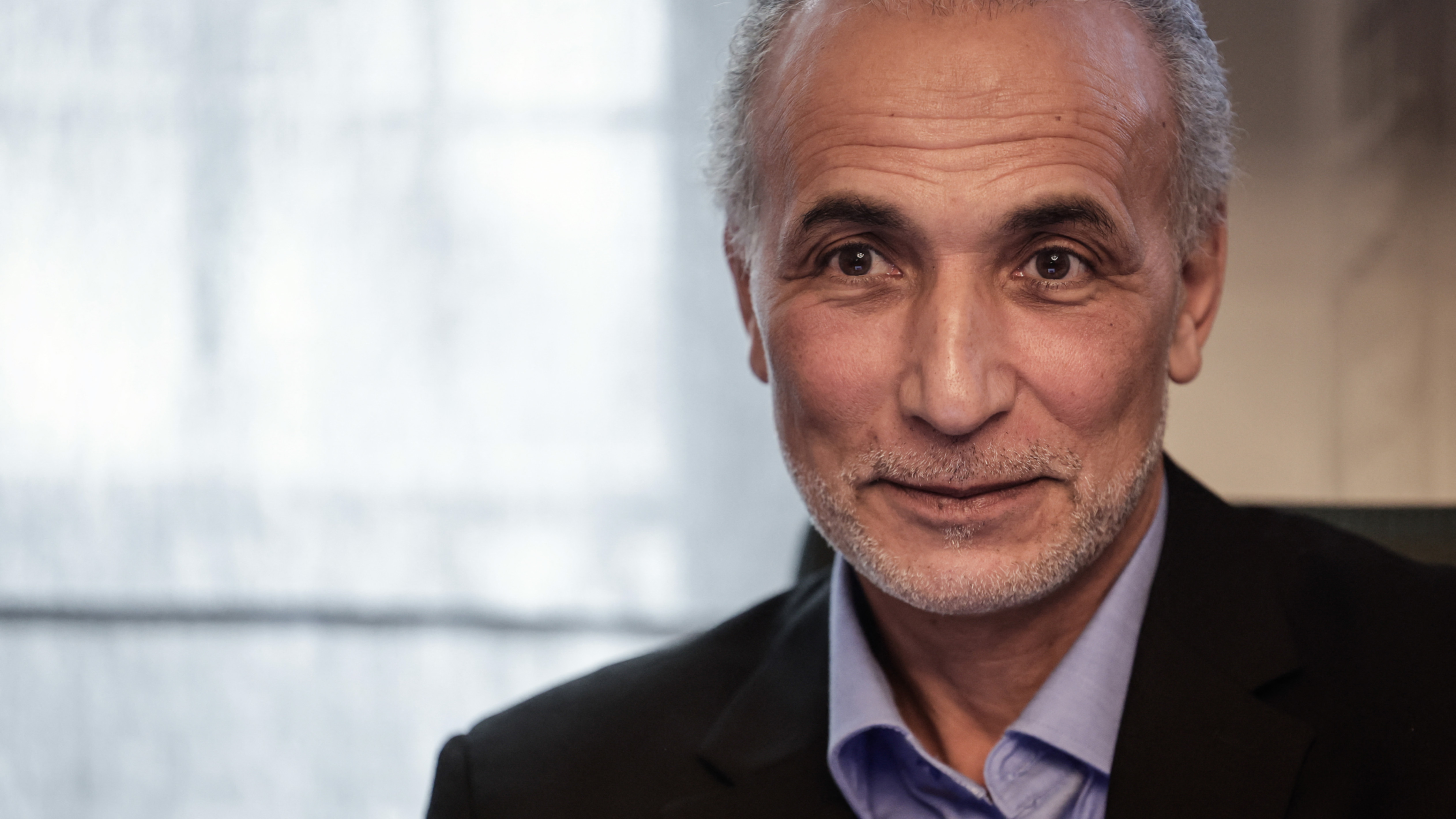 18 ans de réclusion requis contre Tariq Ramadan, jugé par défaut pour viols