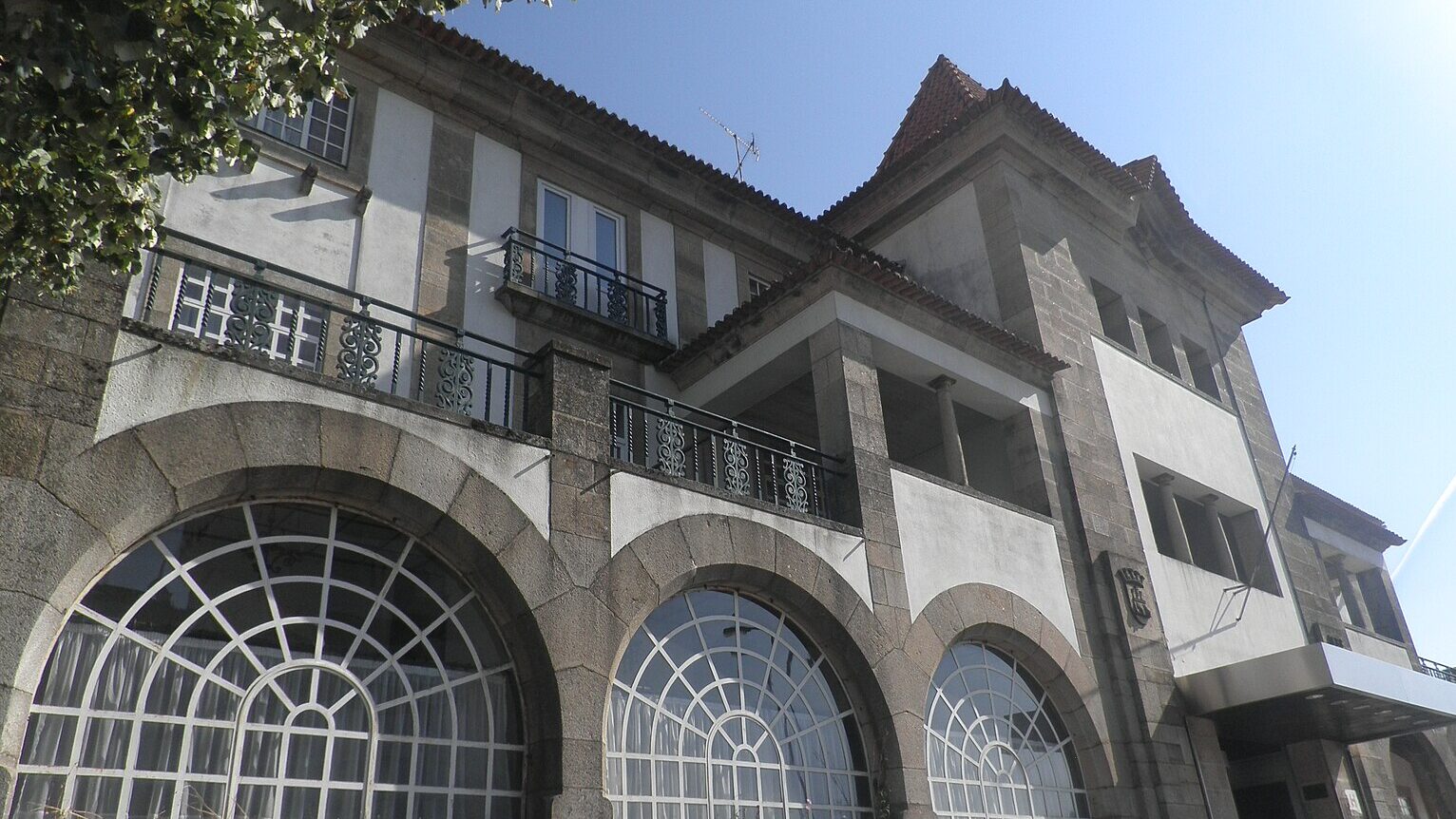 PS acusa Governo de “mais um incumprimento” na requalificação do Hotel Turismo da Guarda