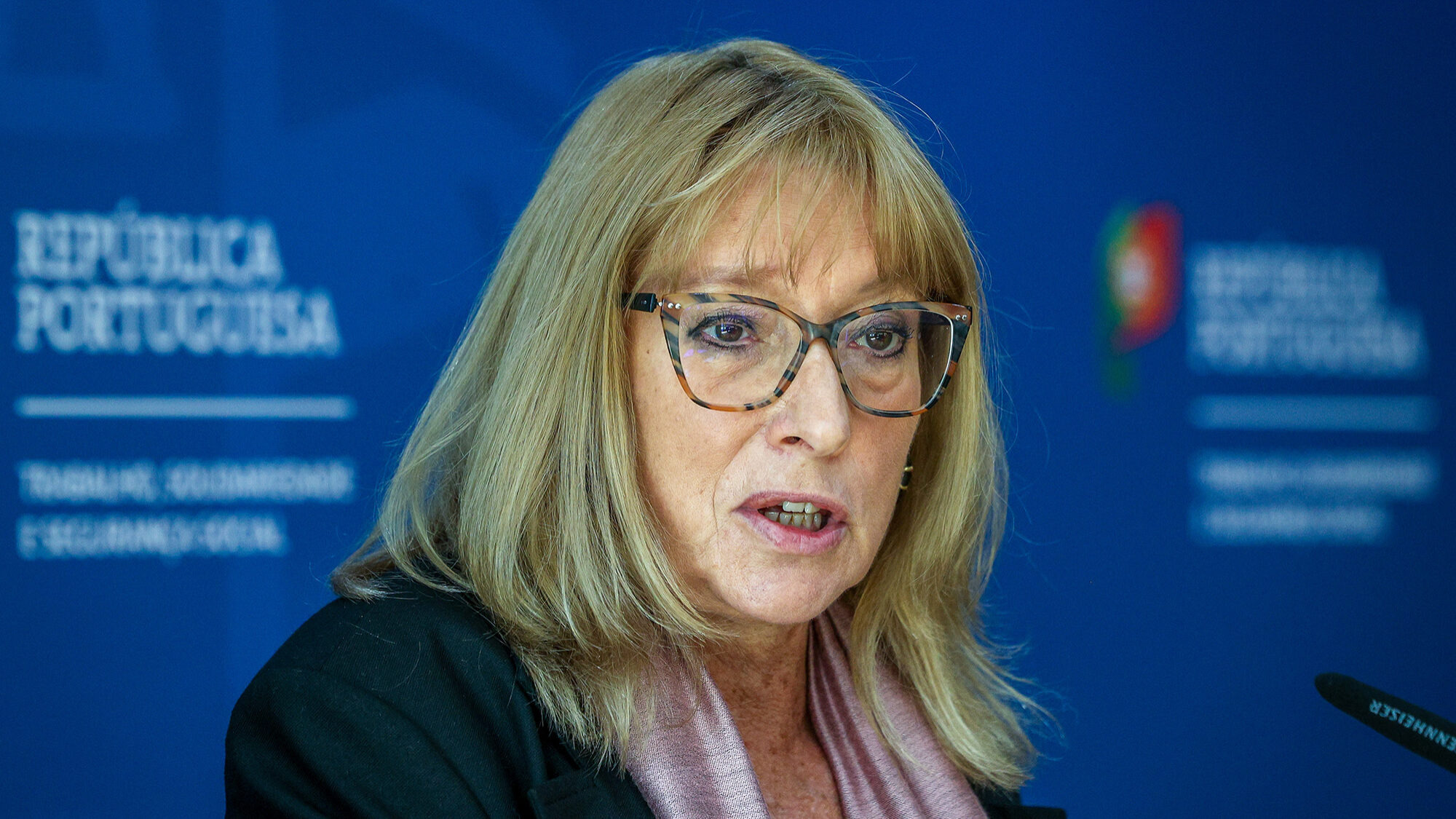 Lei laboral. Governo revê regras para contratos a prazo, mas insiste na exclusão da reintegração após despedimentos