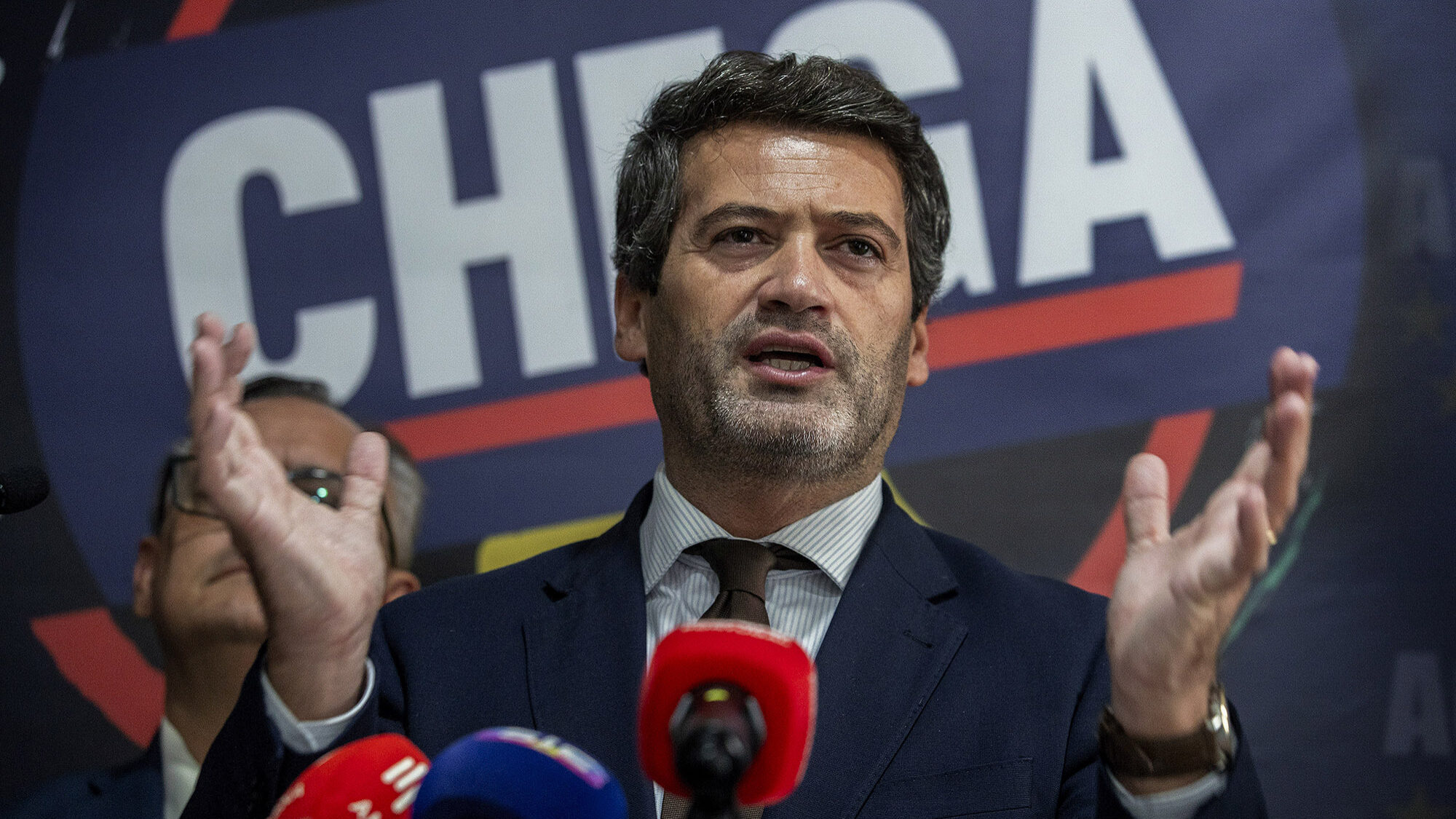 Buscas em Albufeira. Ventura vai pedir explicações ao Ministério Público