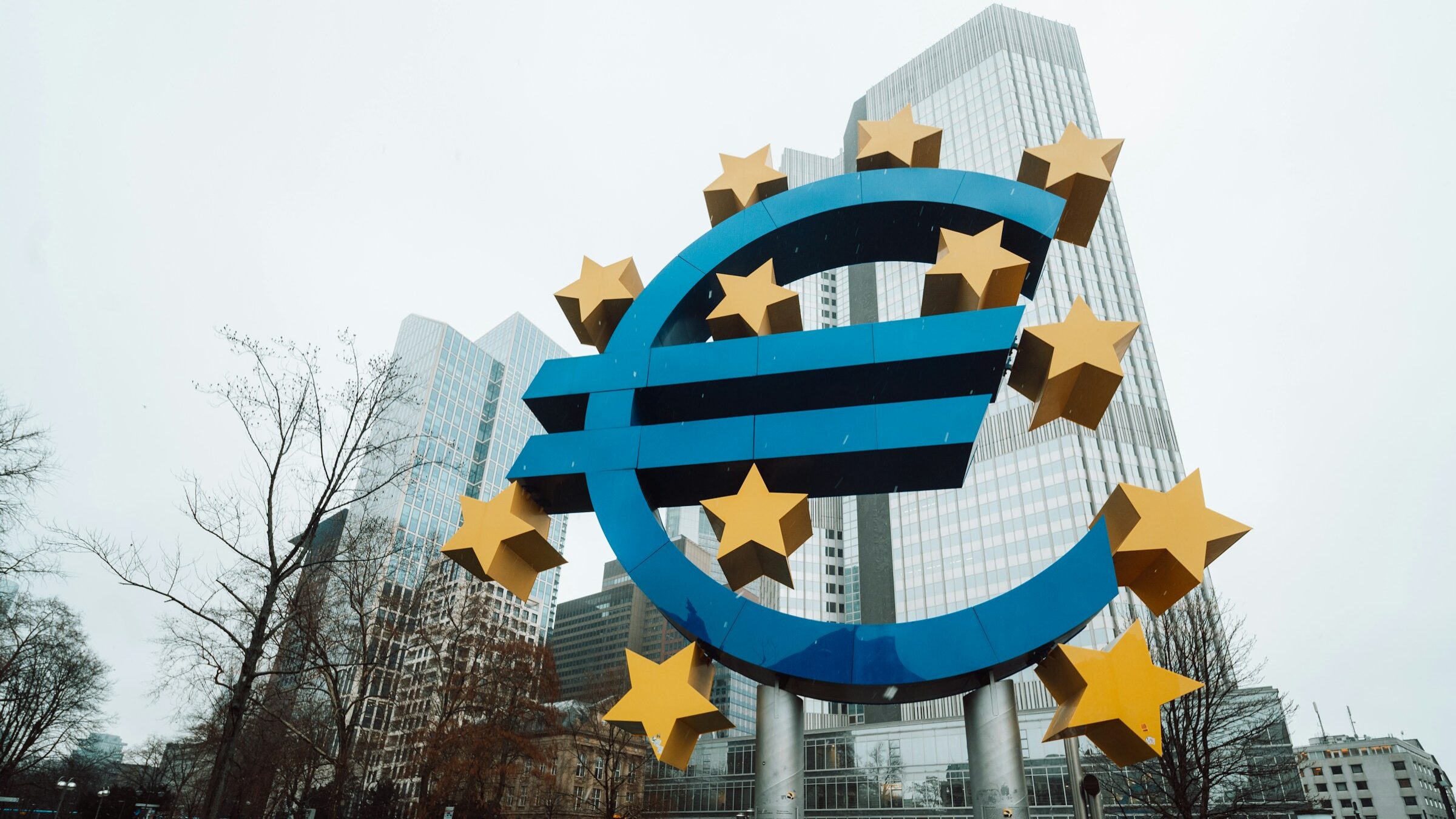 BCE volta a pedir aos bancos informações sobre exposição a empréstimos privados