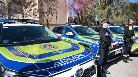 La Policía detiene a tres personas tras agredir al empleado de seguridad de un supermercado