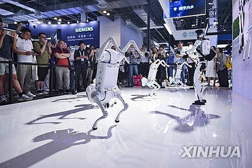 중국서 'AI 훈련사' 인기 직종 부상…지난해 상하이서 1만 명 자격 취득