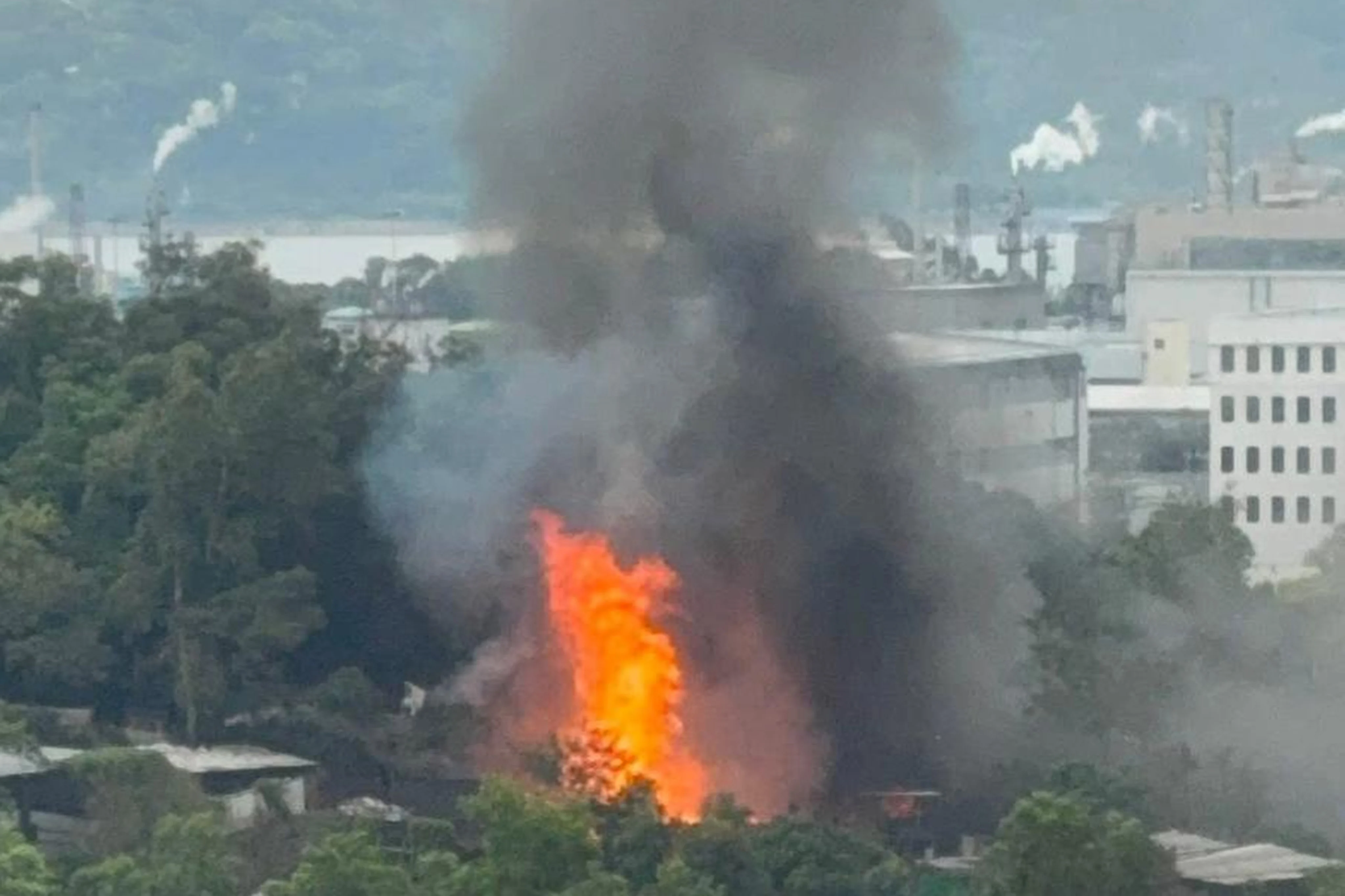 Explosion at Hong Kong recycling yard injures 2