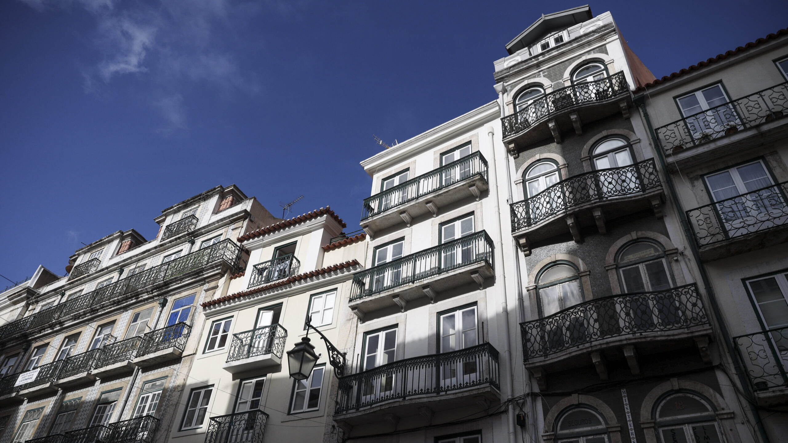 Taxas Euribor sobem a seis e 12 meses