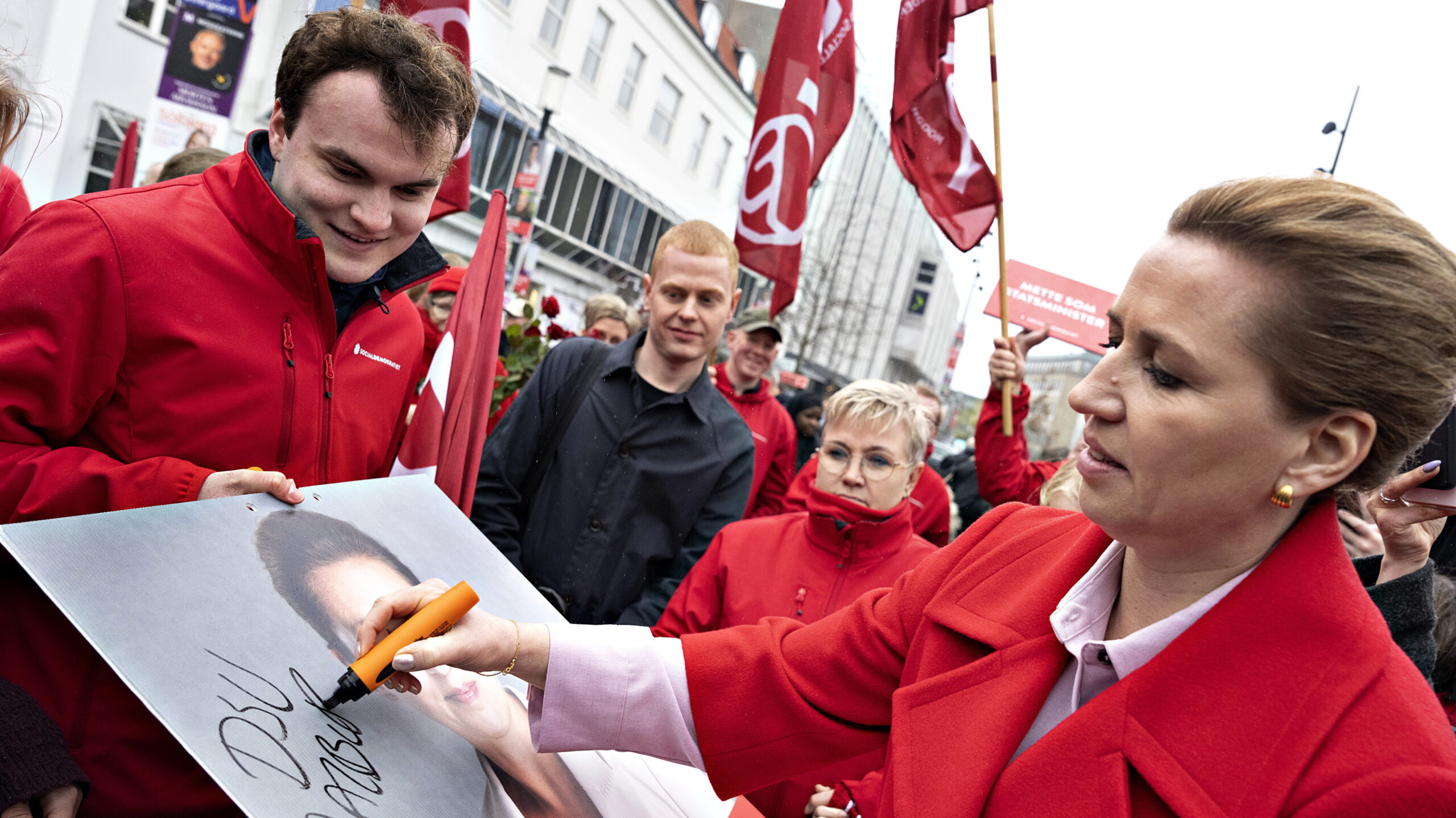 Esquerda vence eleições dinamarquesas sem maioria e depende de centristas