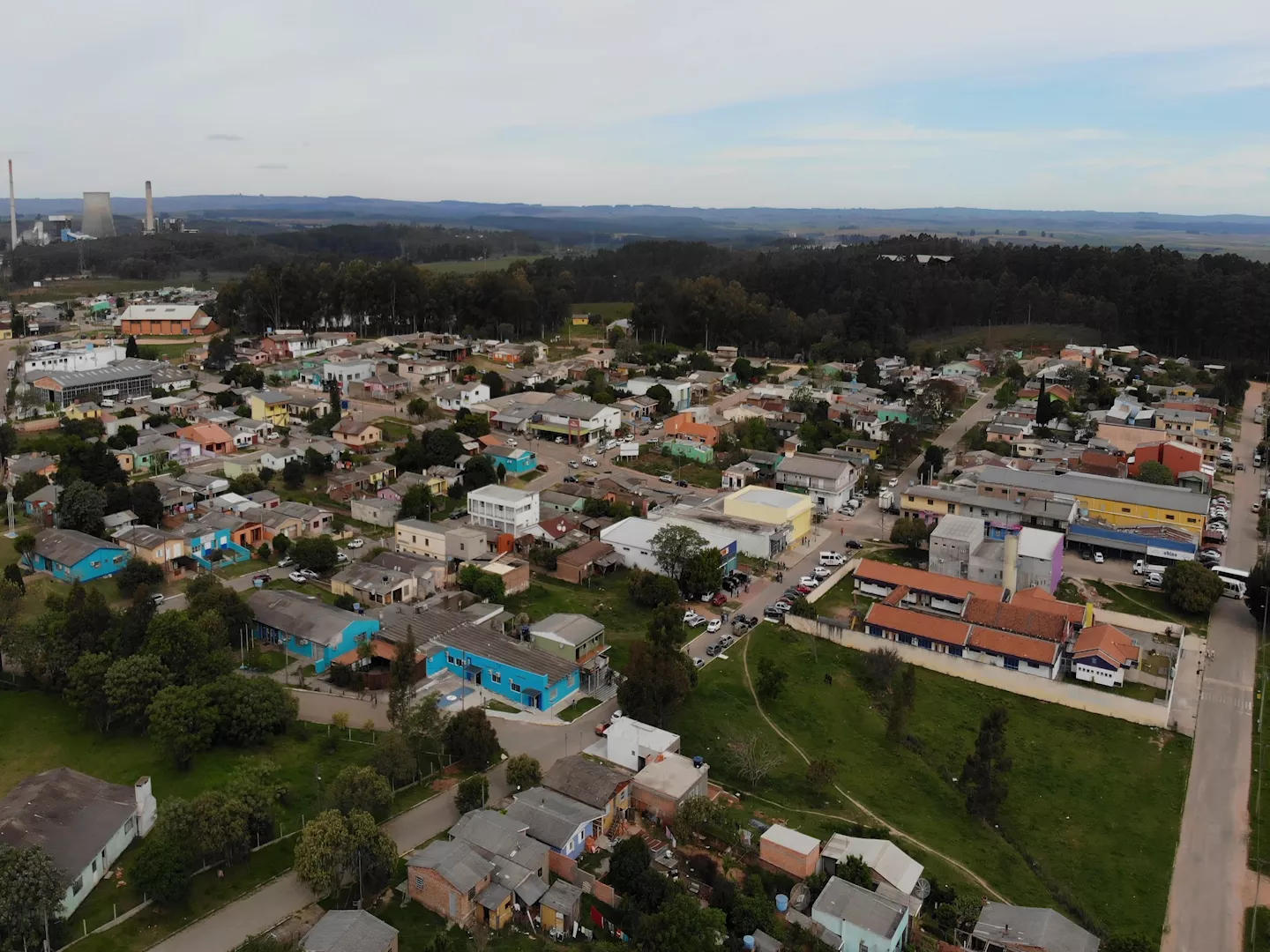 Adolescente de 14 anos suspeito de matar pai a facadas se entrega à polícia no interior do RS