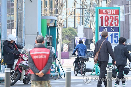 2차 최고가격제 앞두고 휘발유 소폭 올라…전국 1,819원
