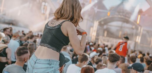 Studie »Jugend in Deutschland«: Jeder fünfte junge Mensch in Deutschland denkt konkret ans Auswandern