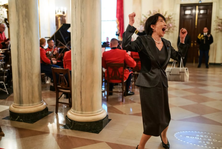 백악관서 함박웃음 지으며 춤춘 다카이치… 日 와글와글