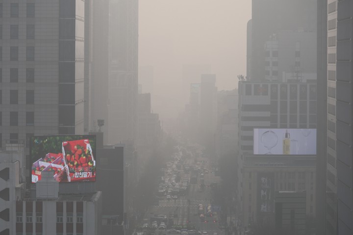 서울 '초미세먼지주의보'…낮부터 먼지 추가 유입