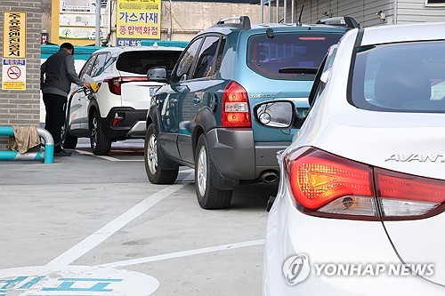 '2차 최고가' 첫 날부터 기름값 오름폭 커져…휘발유 1,830원