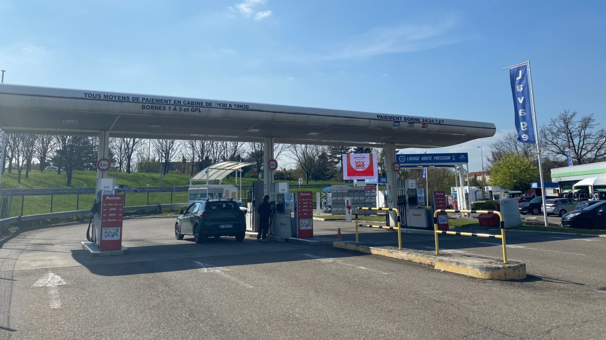 Dans la métropole lyonnaise, les automobilistes inquiets face à la hausse continue des prix de l’essence