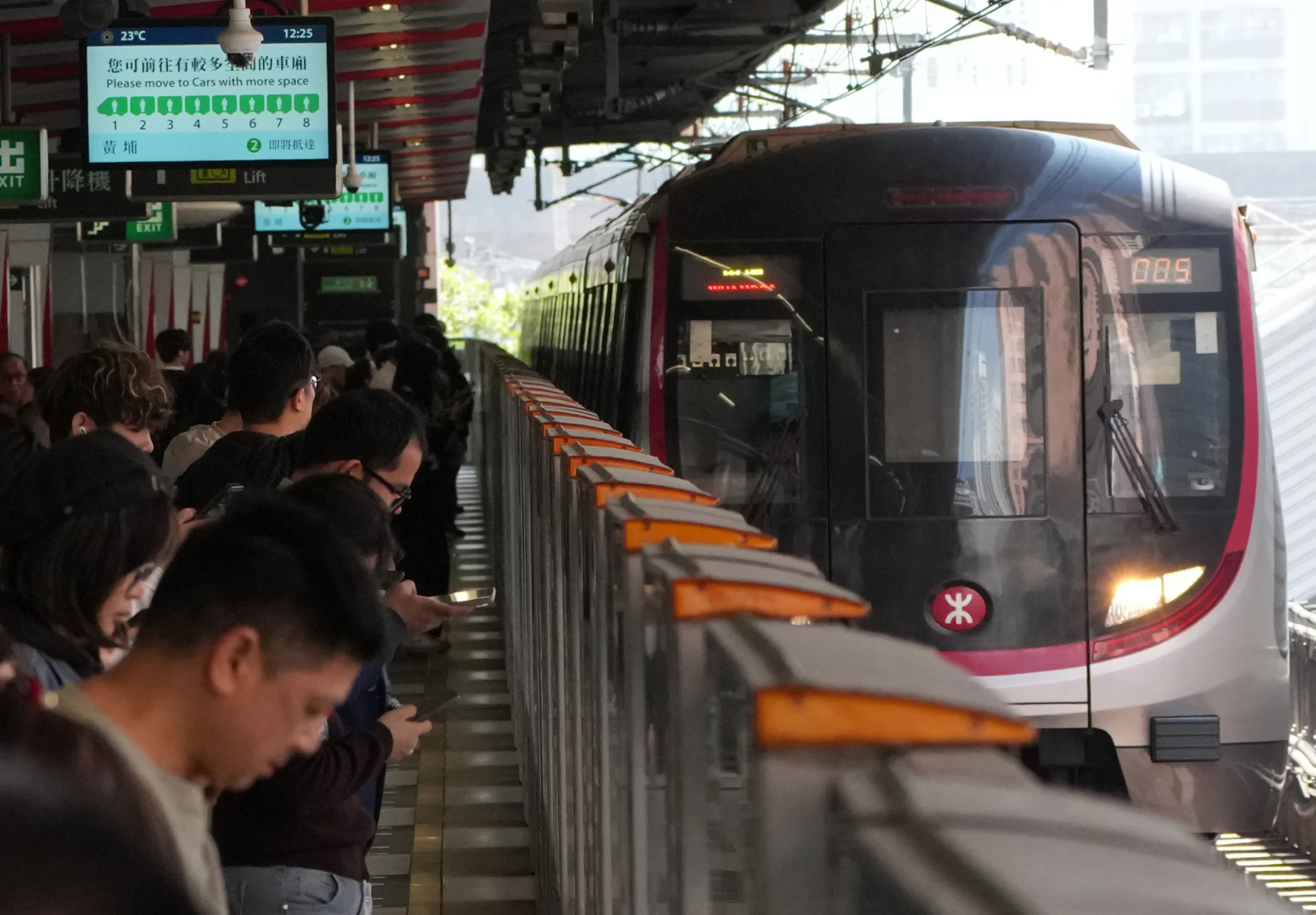 Hong Kong’s MTR Corp to keep fares unchanged for second year in row