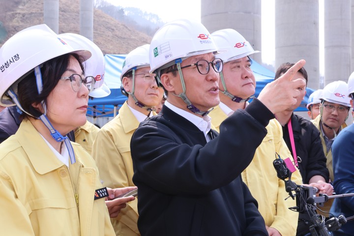 김 총리, 1년 전 교량붕괴 현장 찾아…안전 실태 점검