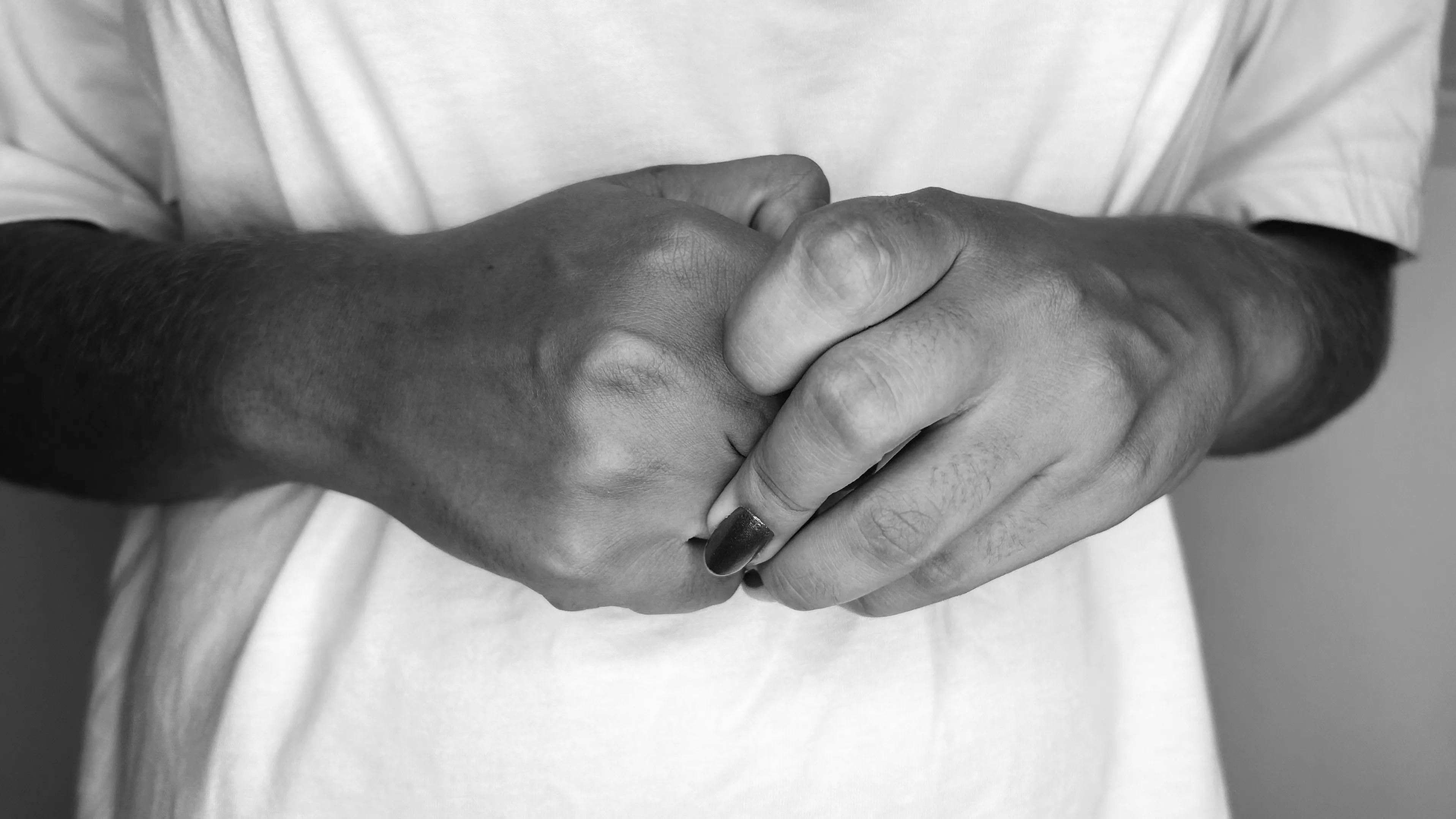 O que é violência vicária, quando homens atacam filhos e familiares para 'punir' mulheres